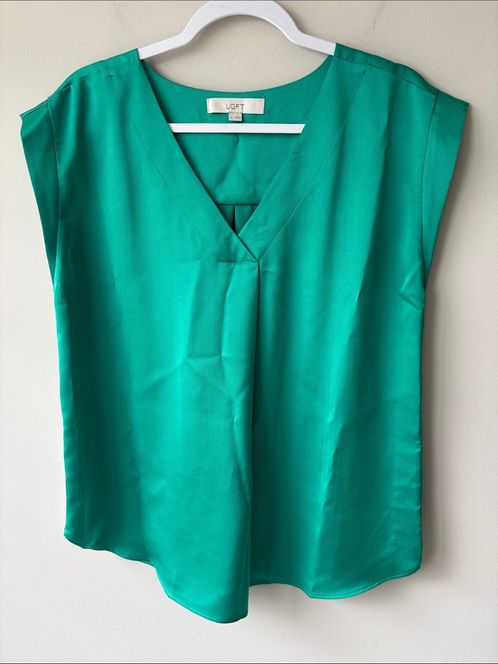 LOFT Emerald Green V-Neck Cap Sleeve Blouse tunic size medium